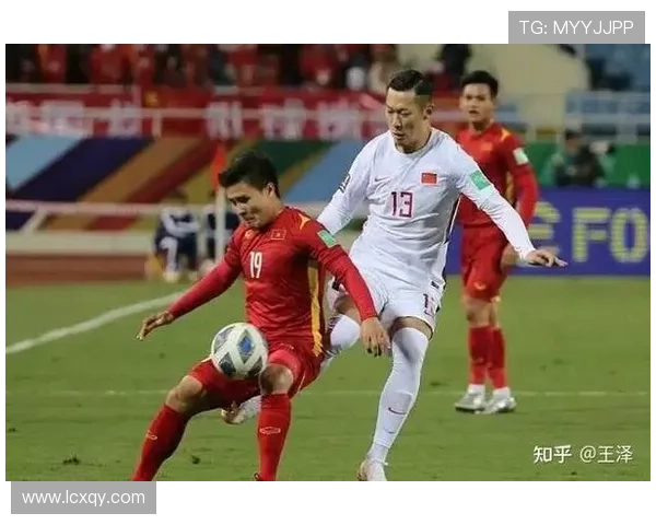 足球明星化身老头搞笑视频引发网友热议笑声不断 足球明星化身老头搞笑视频引发网友热议笑声不断