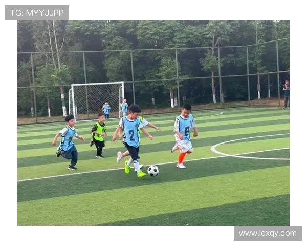 足球明星的女儿闪耀绿茵场背后她的成长故事与梦想追逐