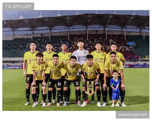 广州足球队在全国锦标赛积分榜上以66分稳居第一名展现强劲实力 广州足球队在全国锦标赛积分榜上以66分稳居第一名展现强劲实力